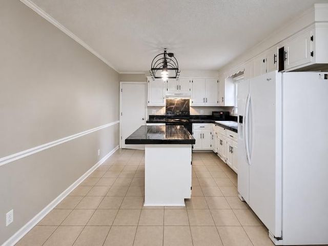 125 Mossland Dr, Clarksville, TN 37042
