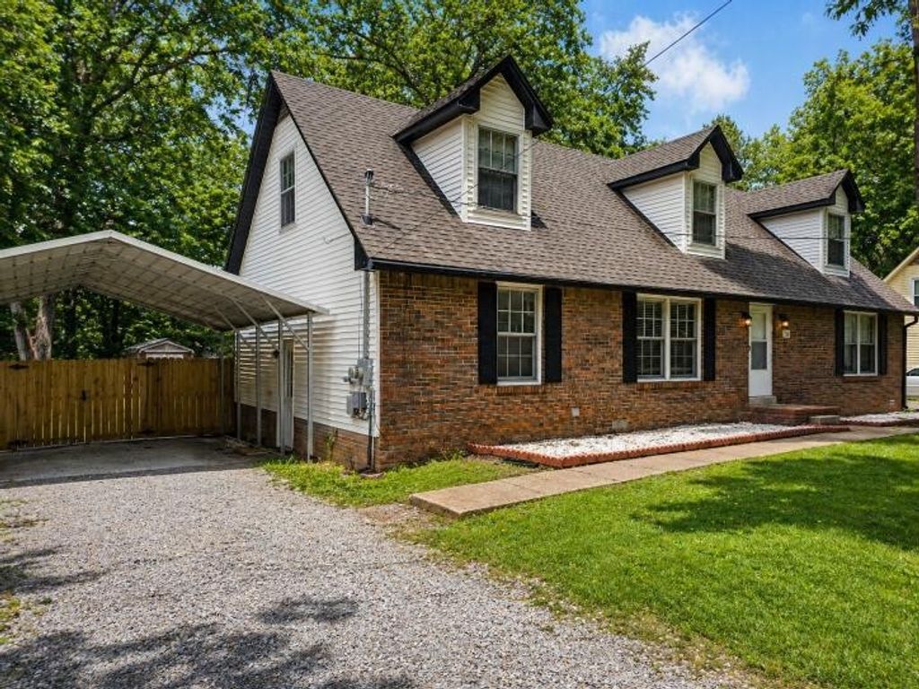 125 Mossland Dr, Clarksville, TN 37042