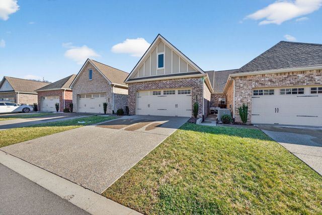 250 Cloverbrook Way, Gallatin, TN 37066