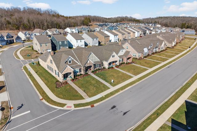 250 Cloverbrook Way, Gallatin, TN 37066