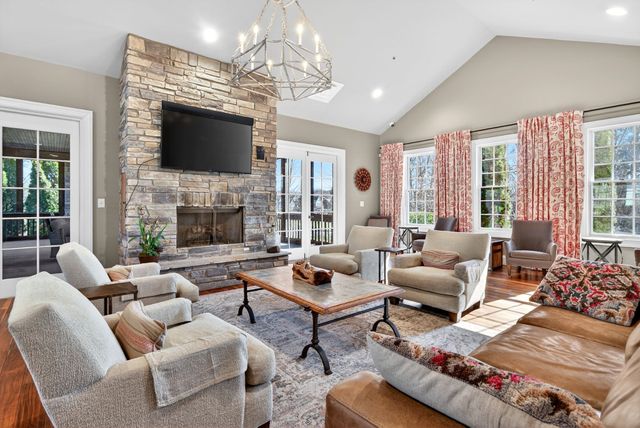 250 Cloverbrook Way, Gallatin, TN 37066