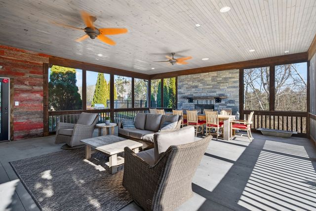 250 Cloverbrook Way, Gallatin, TN 37066