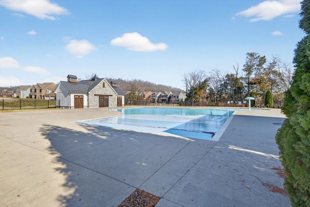 250 Cloverbrook Way, Gallatin, TN 37066