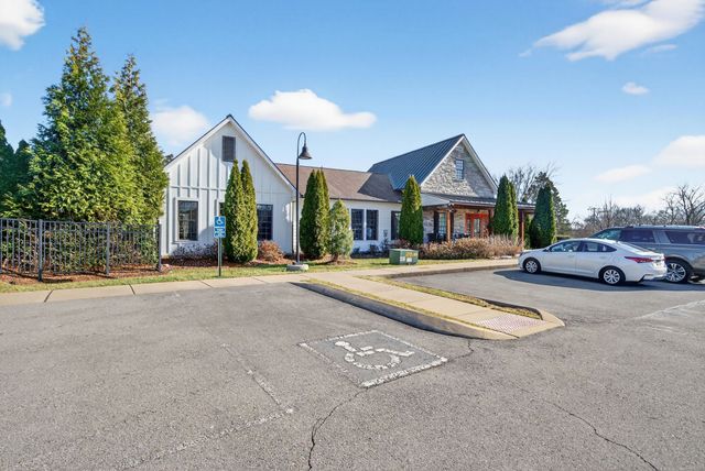 250 Cloverbrook Way, Gallatin, TN 37066