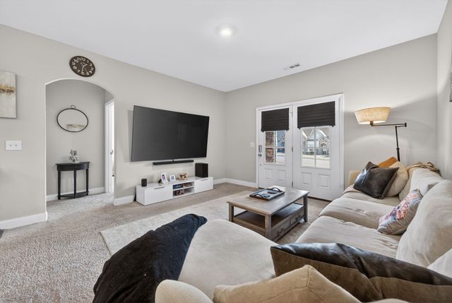 250 Cloverbrook Way, Gallatin, TN 37066