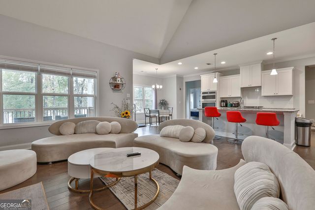 405 Lakeview Way, Lagrange, GA 30241