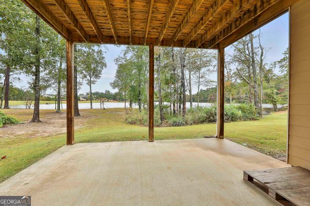 405 Lakeview Way, Lagrange, GA 30241