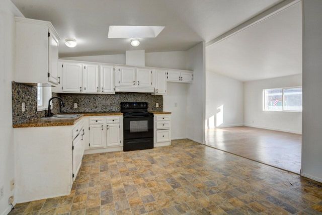 633 E Archwood Drive 53, Eagle Point, OR 97524