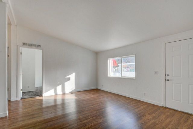 633 E Archwood Drive 53, Eagle Point, OR 97524