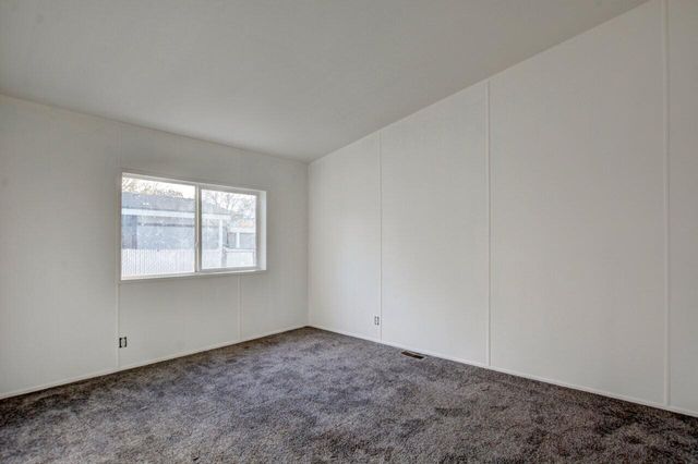 633 E Archwood Drive 53, Eagle Point, OR 97524