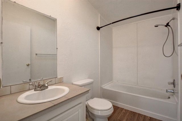 633 E Archwood Drive 53, Eagle Point, OR 97524