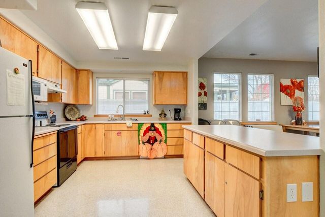 633 E Archwood Drive 53, Eagle Point, OR 97524