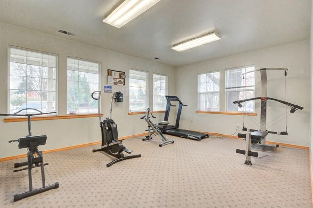 633 E Archwood Drive 53, Eagle Point, OR 97524