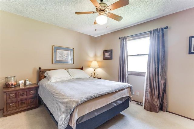 1105 N Hazelwood Ln, Wichita, KS 67212
