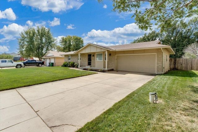 1105 N Hazelwood Ln, Wichita, KS 67212