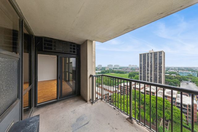 2901 S Michigan Avenue 1404, Chicago, IL 60616