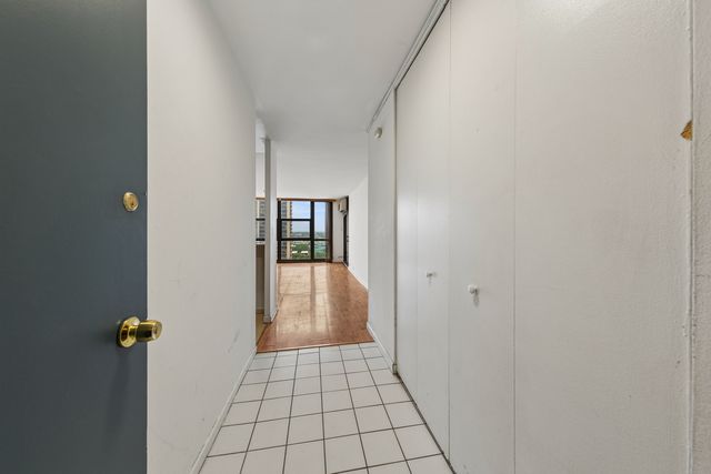 2901 S Michigan Avenue 1404, Chicago, IL 60616