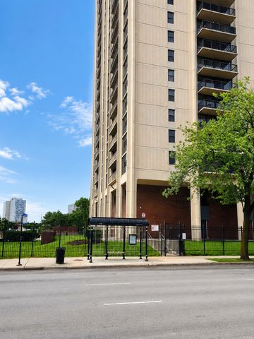 2901 S Michigan Avenue 1404, Chicago, IL 60616