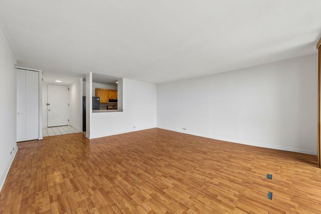 2901 S Michigan Avenue 1404, Chicago, IL 60616