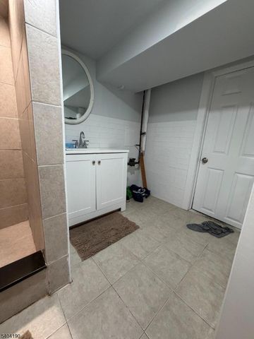 746 Murray St 1, Elizabeth City, NJ 07202