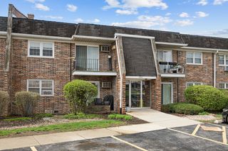 2343 Ogden Avenue 4, Downers Grove, IL 60515