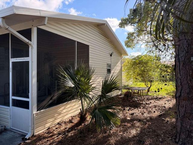2 S 4 Seasons Road, Palm Beach Gardens, FL 33410