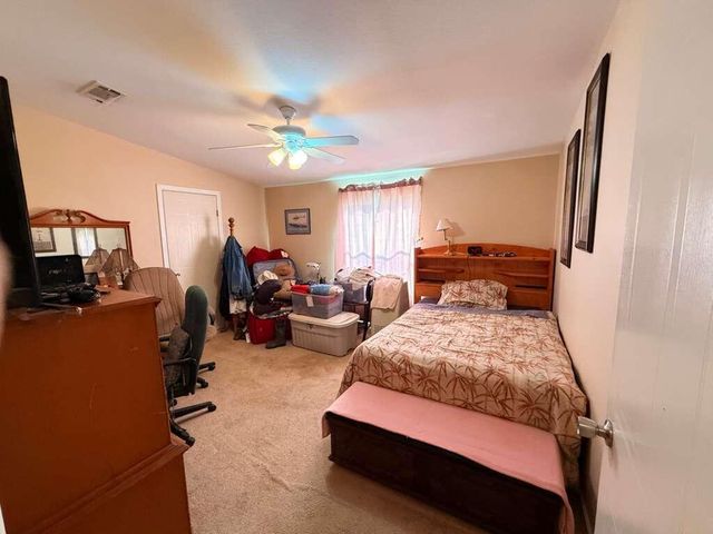 2 S 4 Seasons Road, Palm Beach Gardens, FL 33410