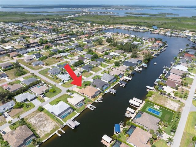 3703 SW 2nd LN, Cape Coral, FL 33991