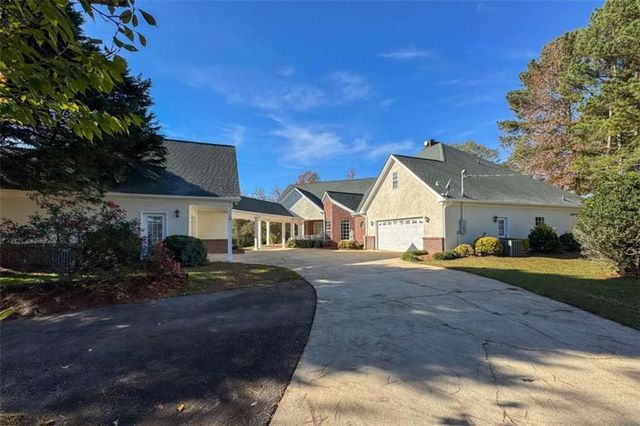 228 Indian Creek Road, Locust Grove, GA 30248