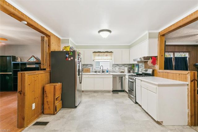 118 Cynthia DR, Hampton, VA 23666