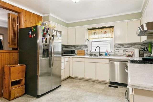 118 Cynthia DR, Hampton, VA 23666