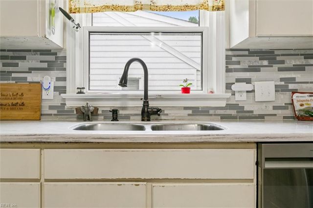 118 Cynthia DR, Hampton, VA 23666