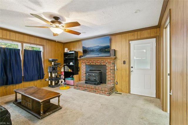 118 Cynthia DR, Hampton, VA 23666
