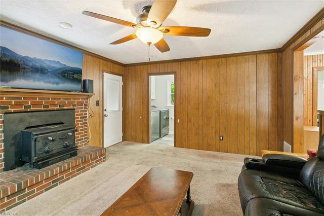 118 Cynthia DR, Hampton, VA 23666