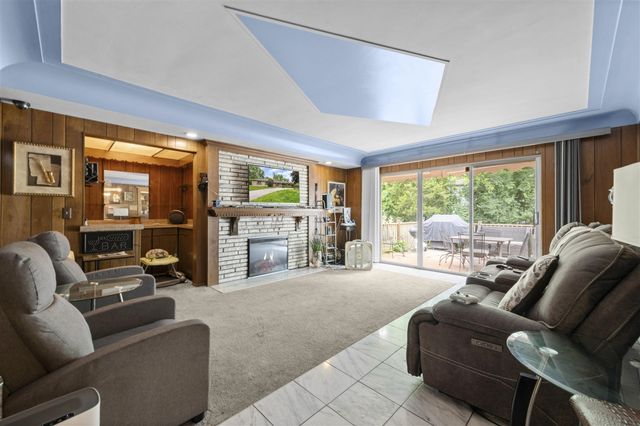 24319 Tamarack Trail, Southfield, MI 48075