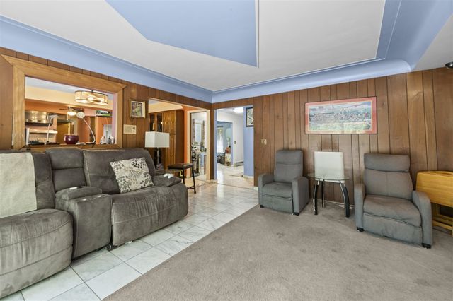 24319 Tamarack Trail, Southfield, MI 48075