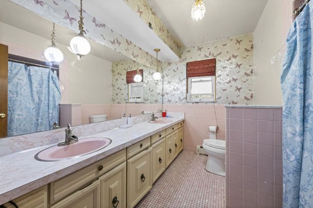 24319 Tamarack Trail, Southfield, MI 48075