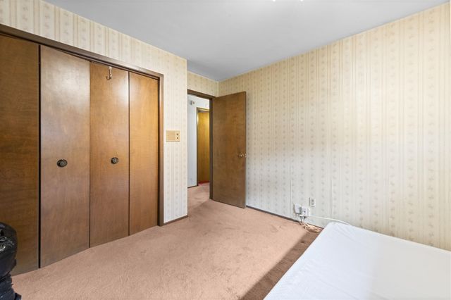 24319 Tamarack Trail, Southfield, MI 48075