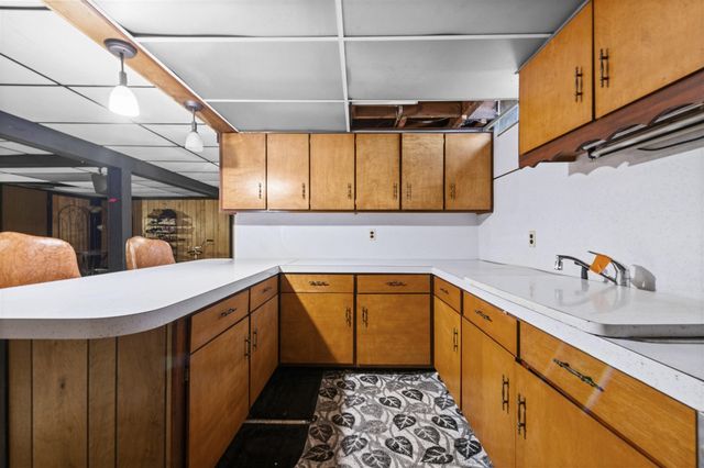 24319 Tamarack Trail, Southfield, MI 48075