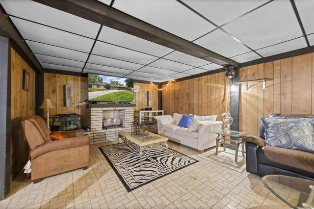 24319 Tamarack Trail, Southfield, MI 48075