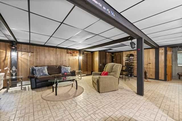 24319 Tamarack Trail, Southfield, MI 48075