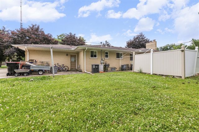 24319 Tamarack Trail, Southfield, MI 48075