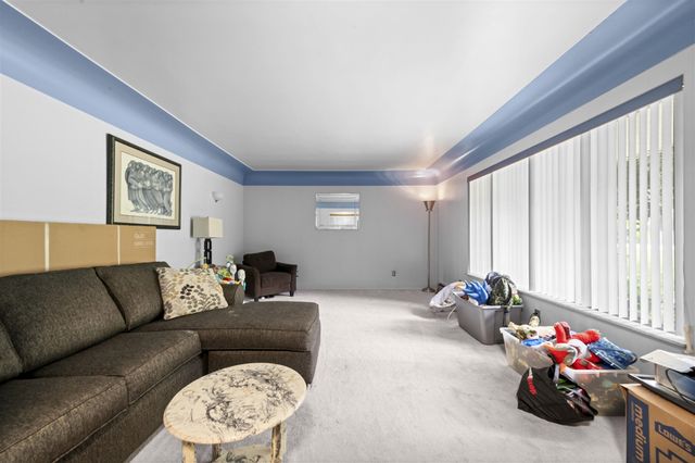 24319 Tamarack Trail, Southfield, MI 48075