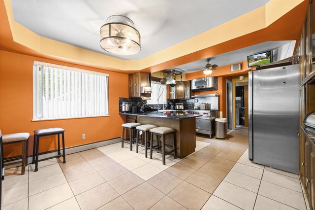 24319 Tamarack Trail, Southfield, MI 48075