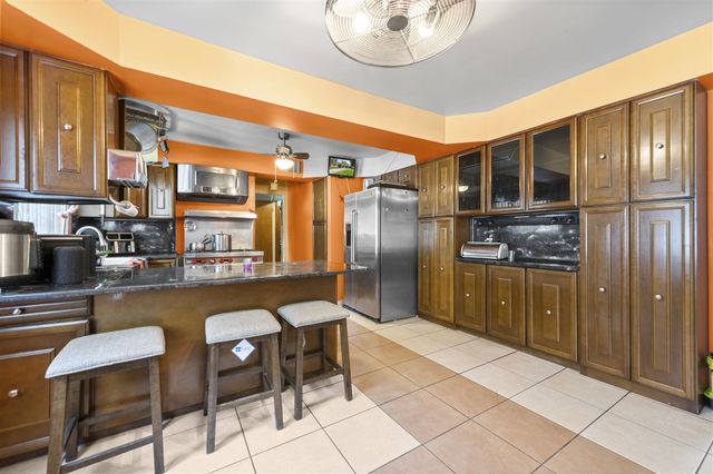24319 Tamarack Trail, Southfield, MI 48075