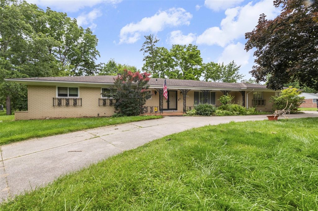 24319 Tamarack Trail, Southfield, MI 48075
