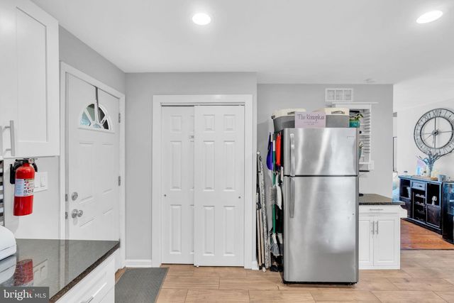254 CALIFORNIA AVE, Hamilton, NJ 08619