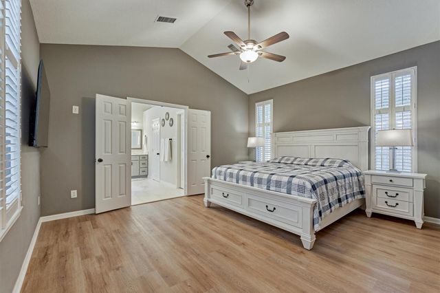 3 E Night Heron Place, The Woodlands, TX 77382
