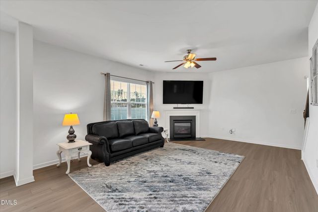 100 N Great White Way, Clayton, NC 27527