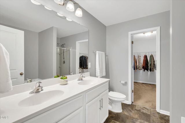 100 N Great White Way, Clayton, NC 27527